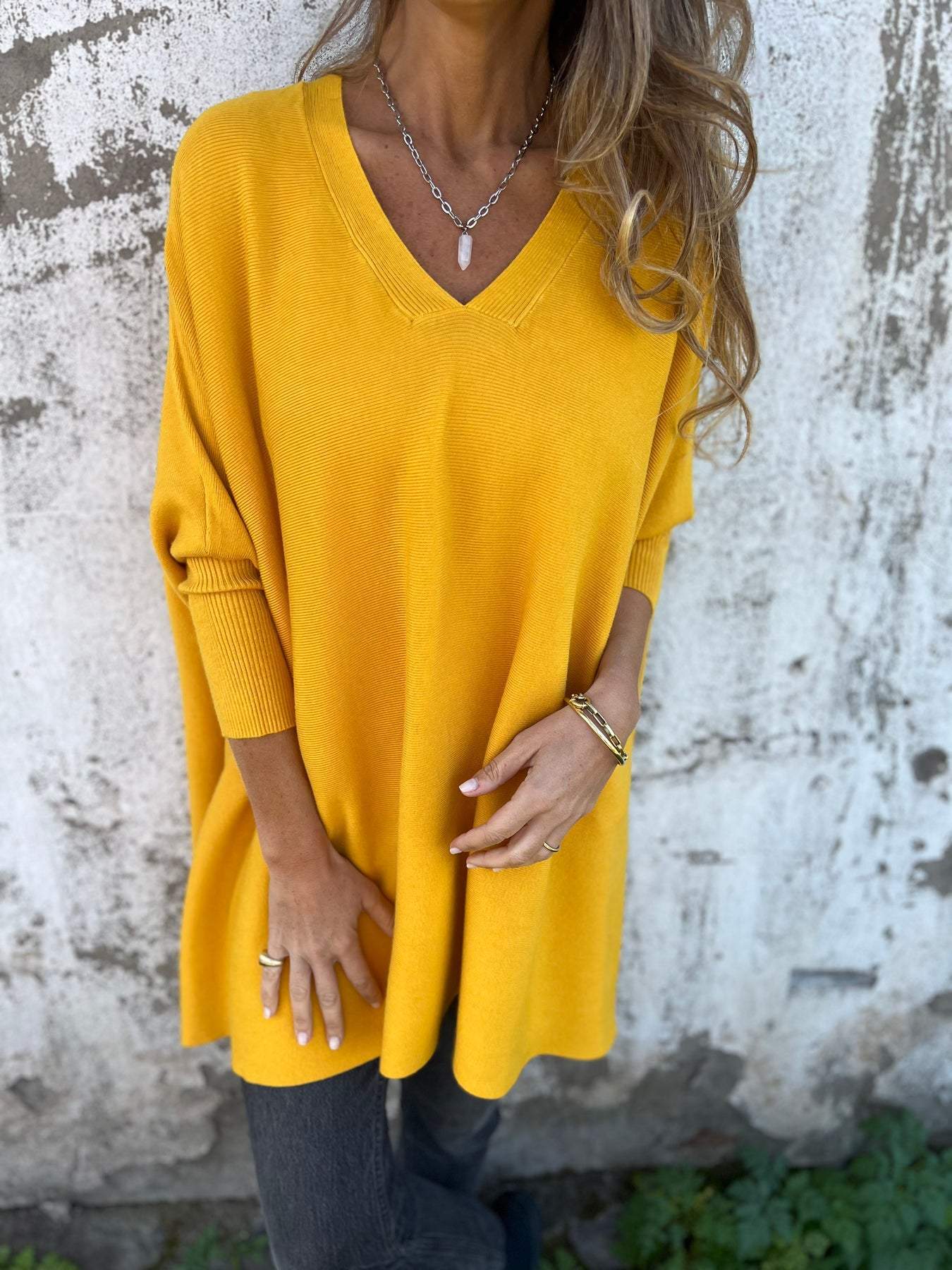 Mopura | Sweter Oversize z Dekoltem V