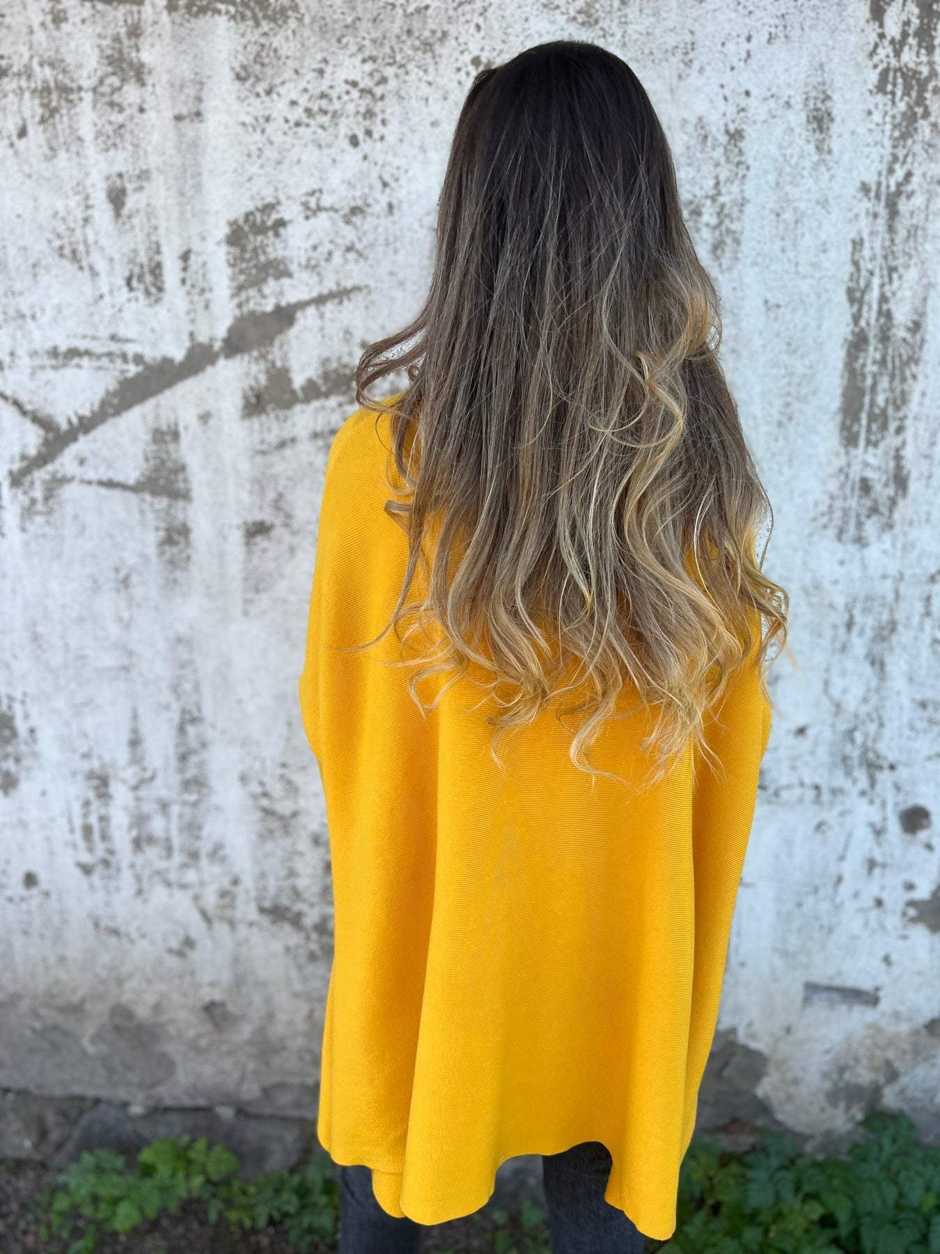 Mopura | Sweter Oversize z Dekoltem V